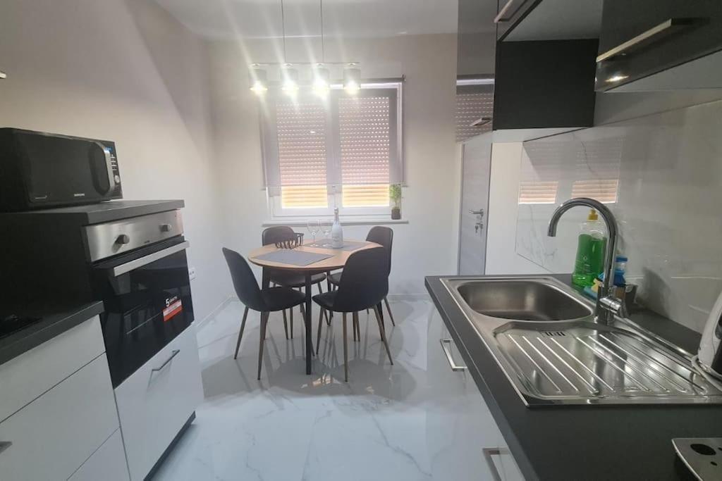 Mias Luxury Apartment 里耶卡 外观 照片